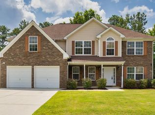 560 Taylor Dr, Loganville, GA 30052