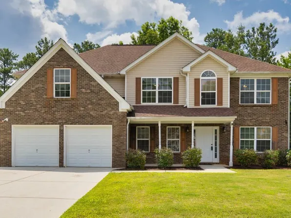 560 Taylor Dr, Loganville, GA 30052