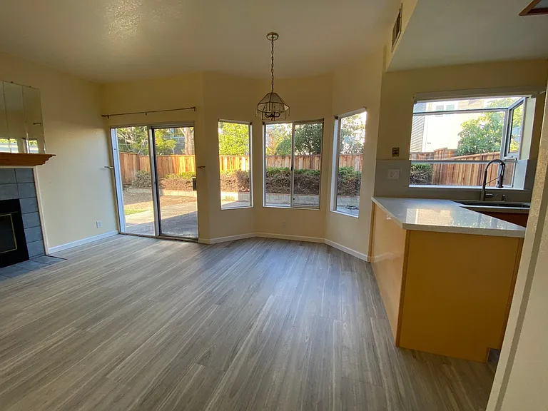 34266 Kenwood Dr — Photo 5
