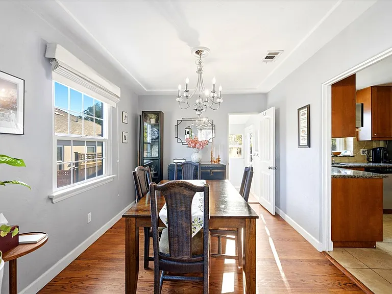 4526 Euclid Ave — Photo 8