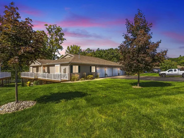 9472 Timber Ridge Dr, Grand Blanc, MI 48439
