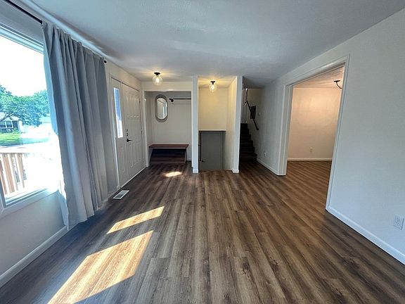 5th image of 2930 Kensington Dr