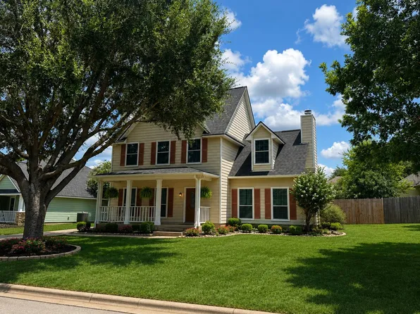 2402 Springwood Dr, Brenham, TX 77833