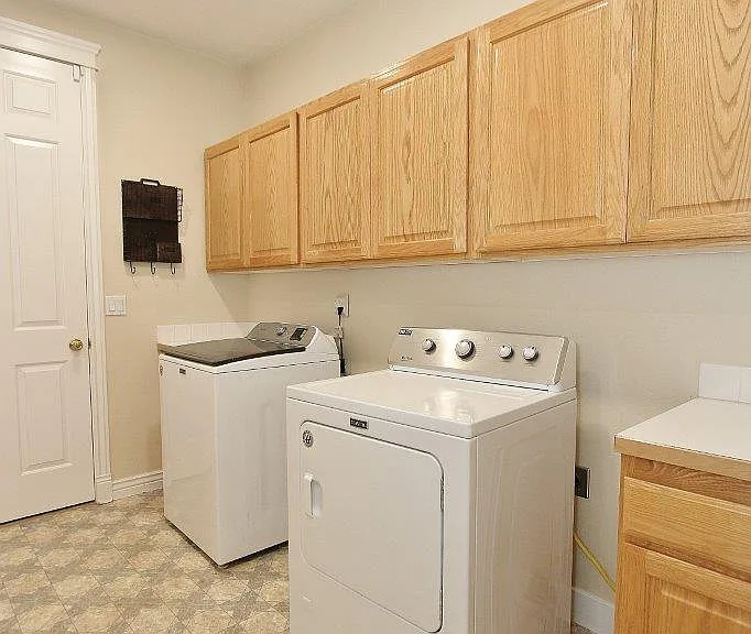 4109 E Man O War Dr — Photo 26