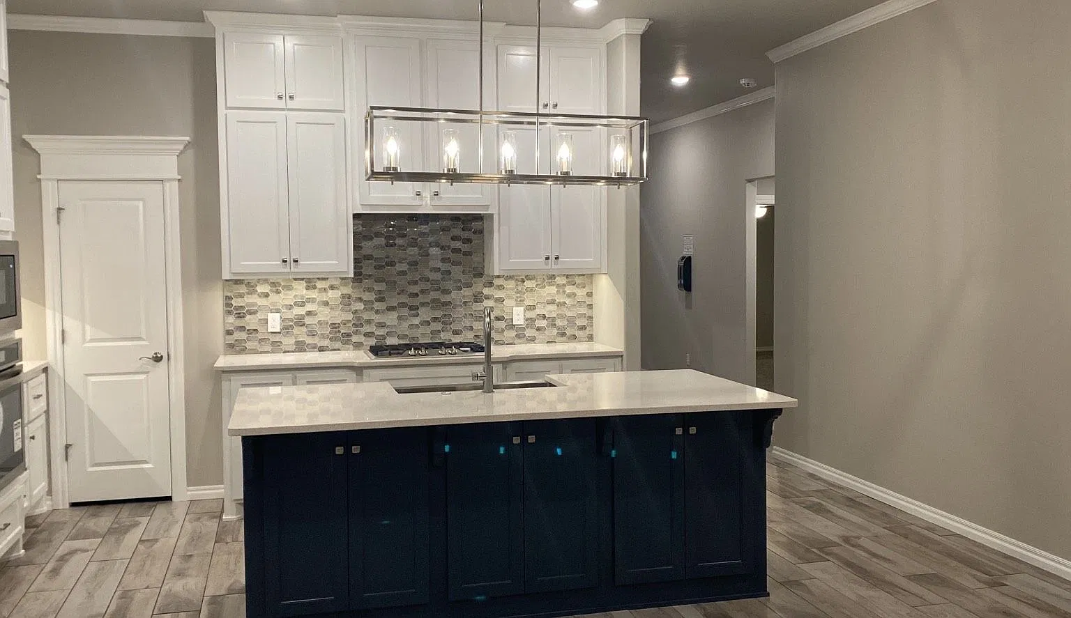 3 Bedroom, 2 Bathroom, 3 Car Garage Home with Storm Shelter in East Edmond — Photo 4