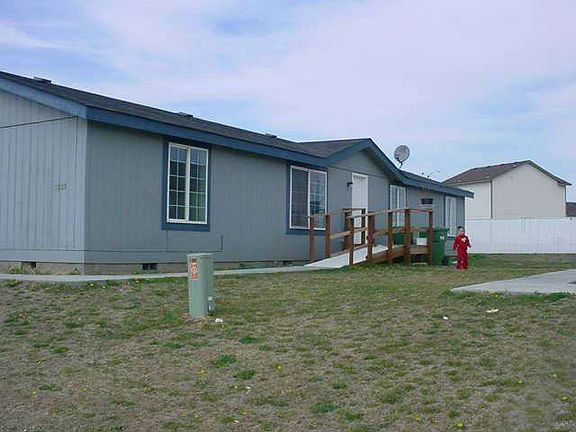 2nd image of 1815 E Parkview Blvd