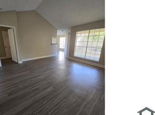8711 Fancy Finch Dr, Tampa, FL 33614