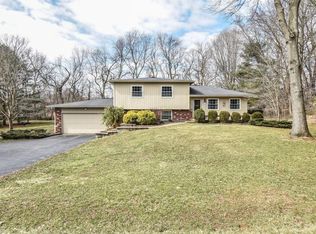 394 Knoll Dr SW, Granville, OH 43023