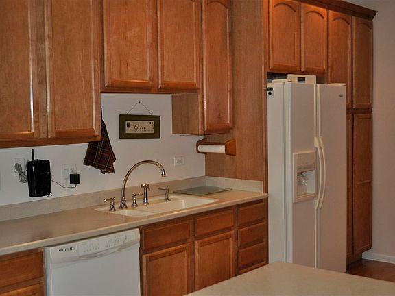5th image of 210 Enfield Ln