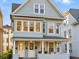 327 Orchard St, Bridgeport, CT
