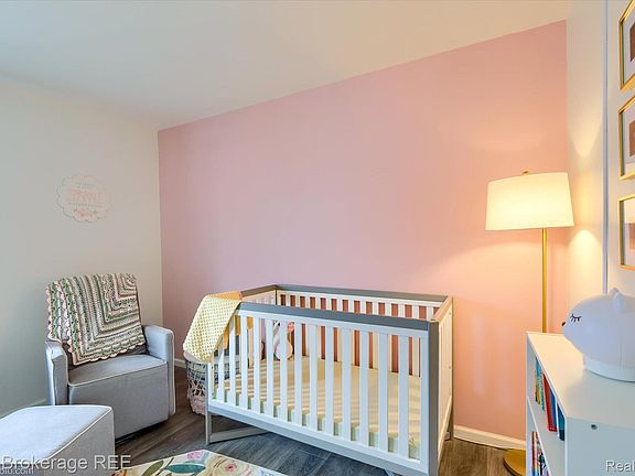 4th image of 5506 Canonsburg Rd