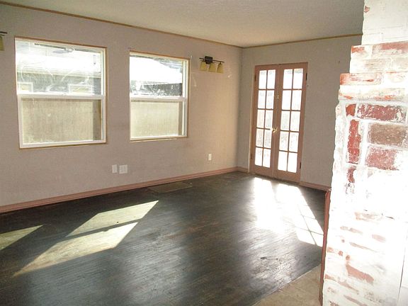 5th image of 1217 N A St