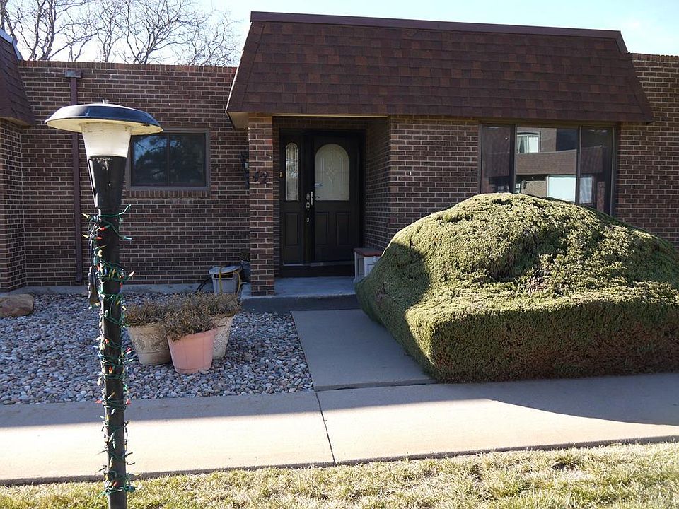 1st image of 42 Villa Dr