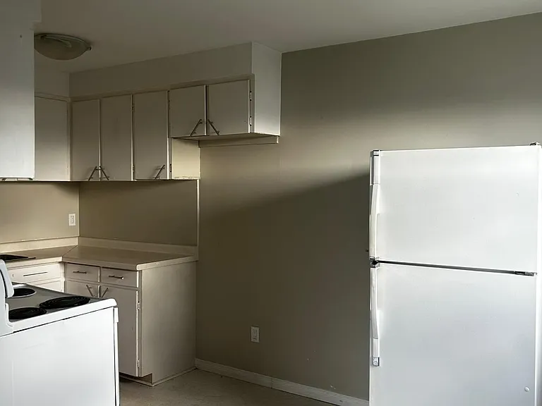 110 Breton Rd #18 — Photo 8