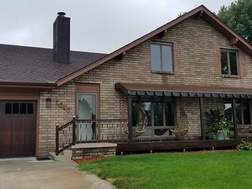 1st image of 1047 W Elm St