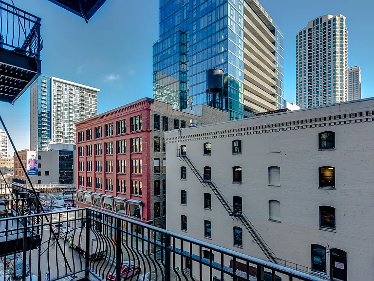 333 W Hubbard St #412 — Photo 20