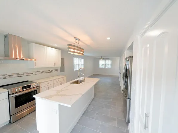 851 Main St, Atlantic Beach, FL 32233