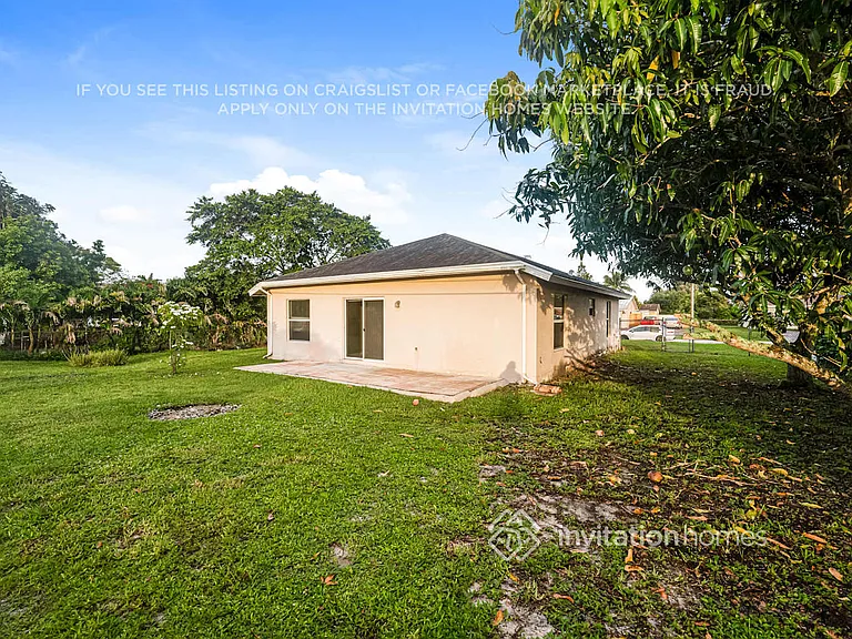 1660 E Breezy Ln — Photo 14