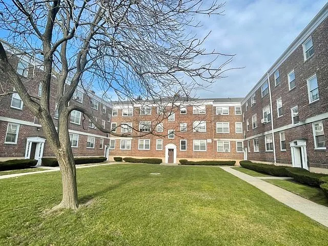 162 Park Ave — Photo 1
