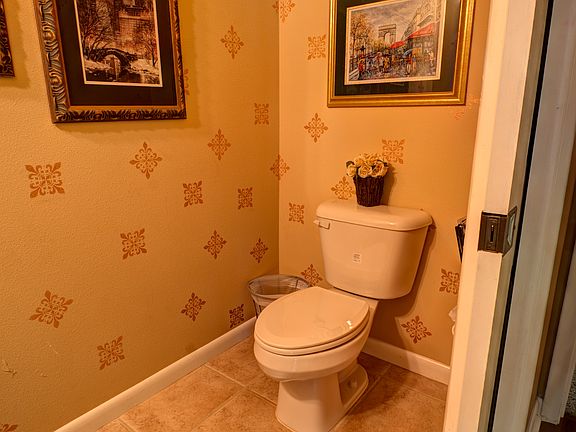 5th image of 1510 SE 16th Ave