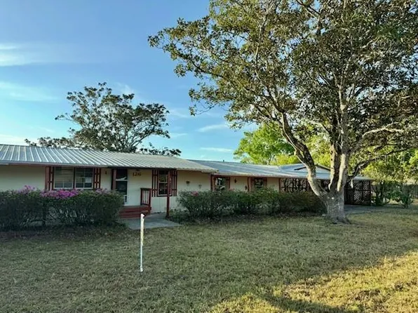 126 Georgia Ave, Crescent City, FL 32112