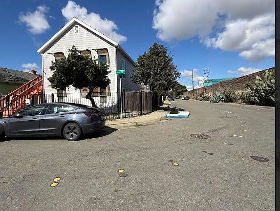 2nd image of 3059 8th Ave