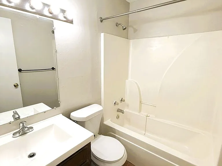 2683 Mission Rd — Photo 15