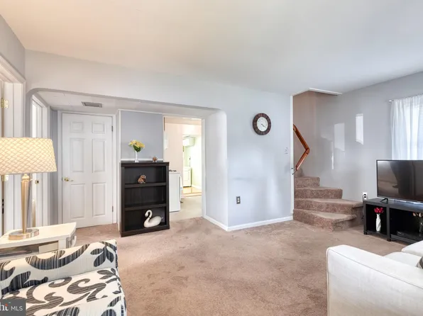 7816 Fairgreen Rd, Dundalk, MD 21222