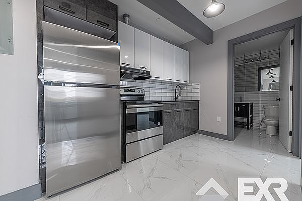 1st image of 1700 Lincoln Pl #5A