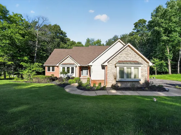 3187 Turnberry Dr, White Lake, MI 48383