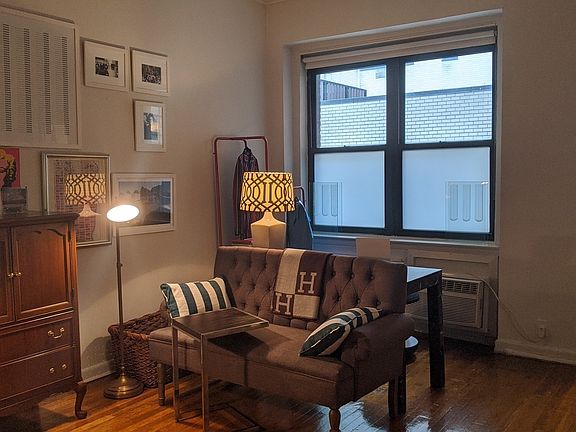 3rd image of 66 E 80th St