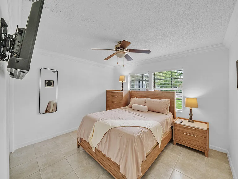 1350 Riverside Cir #1 — Photo 31