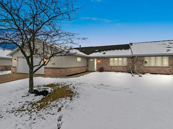 1681 Twin Lakes Cir, Green Bay, WI 54311