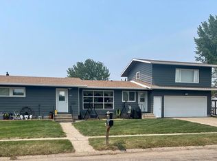 1303 Parklane Ave, Mobridge, SD 57601