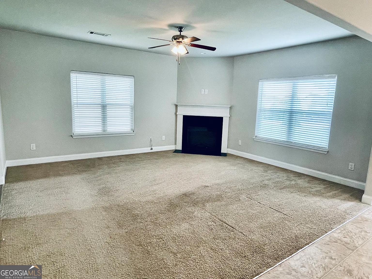 4 bed, 2.5 bath, 2074 sqft, $2,175 — Photo 3