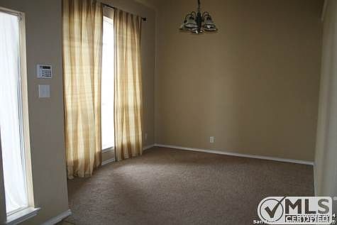 5th image of 831 Avery Pkwy