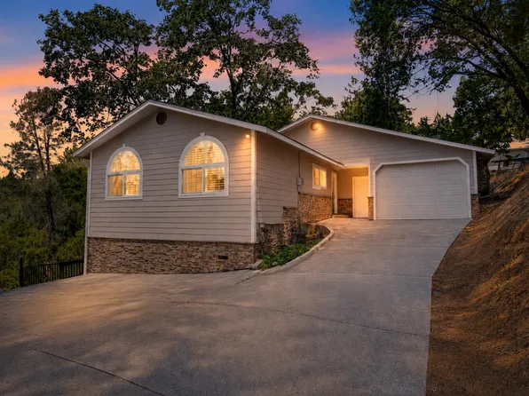 16924 Oscar Dr, Grass Valley, CA 95949