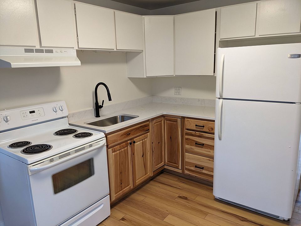 1st image of 636 E Hollywood Ave