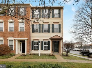 25476 Freda Ln, Chantilly, VA 20152