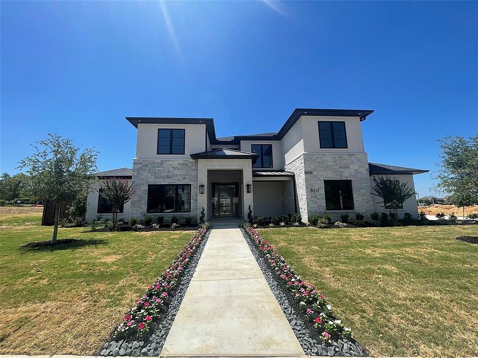 1st image of 807 Marie Dr