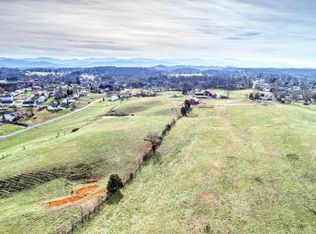 12 Stage Rd, Jonesborough, TN 37659