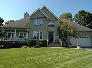 14 Larsen Dr, Succasunna, NJ 07876