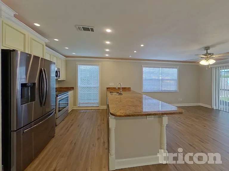 2376 Millwood Ln — Photo 3