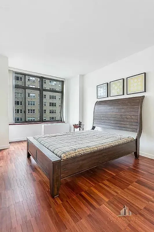 Building Photo - 188 E 64th St #404