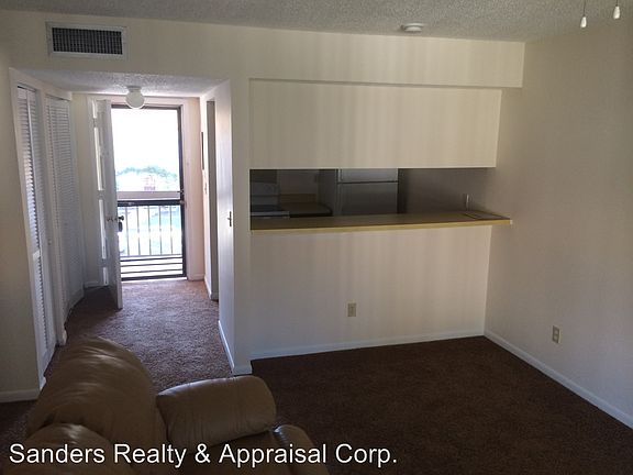 4th image of 6324 Newtown Cir APT B2