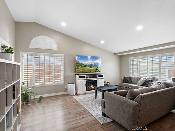 3rd image of 25704 Pelion Rd