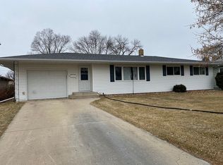 325 14th Ave NE, Jamestown, ND 58401