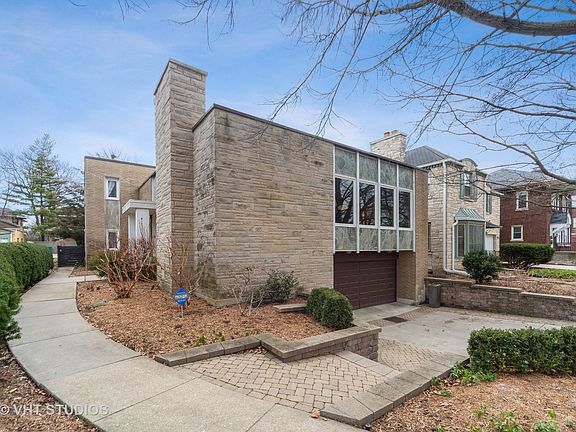 2nd image of 1024 Fair Oaks Ave