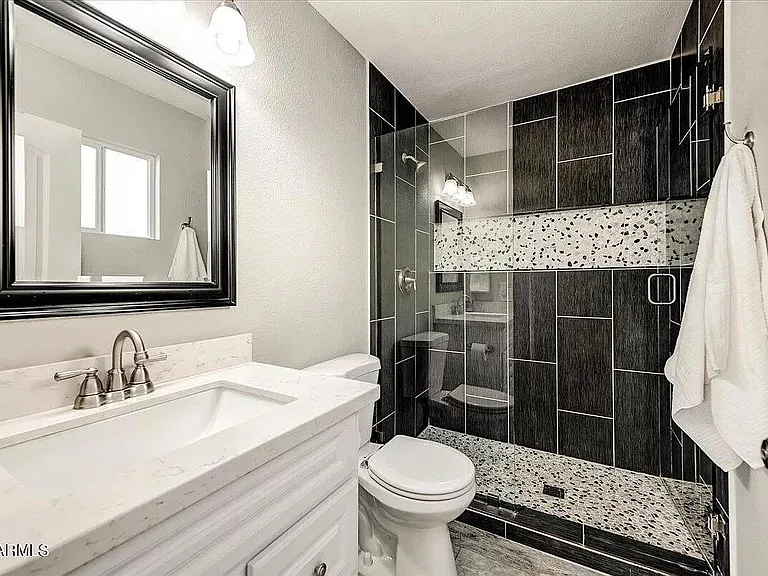 2217 N Sunset Dr — Photo 13
