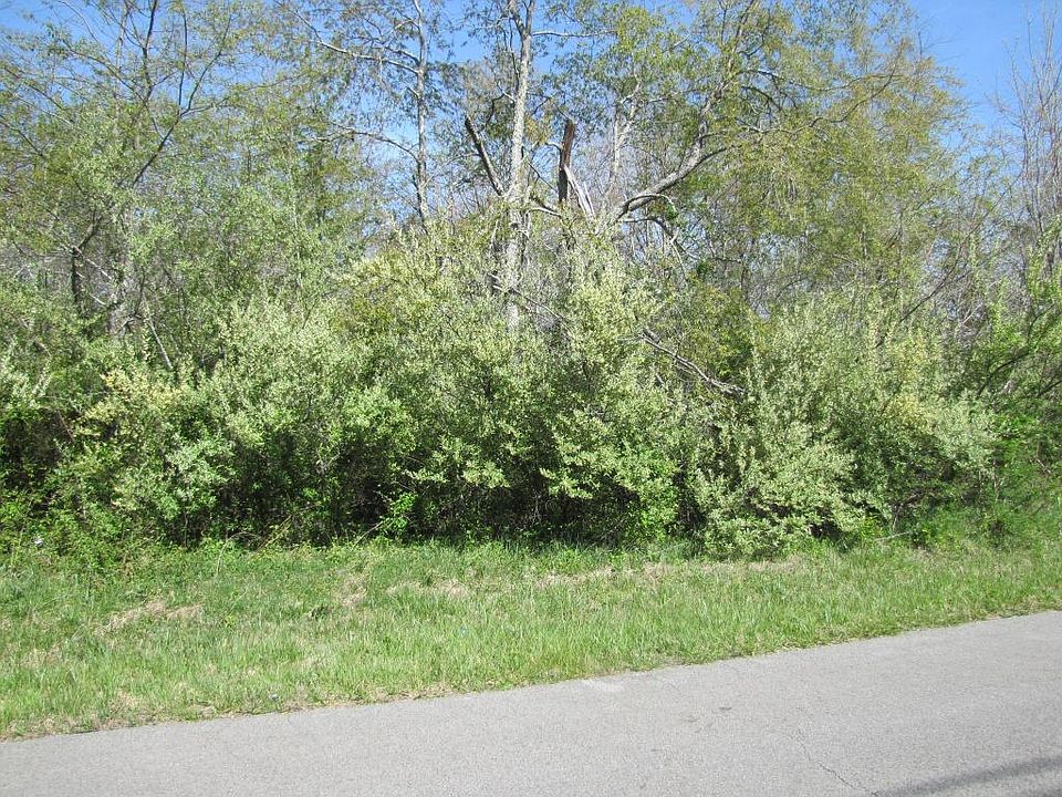 2nd image of Fairview Rd